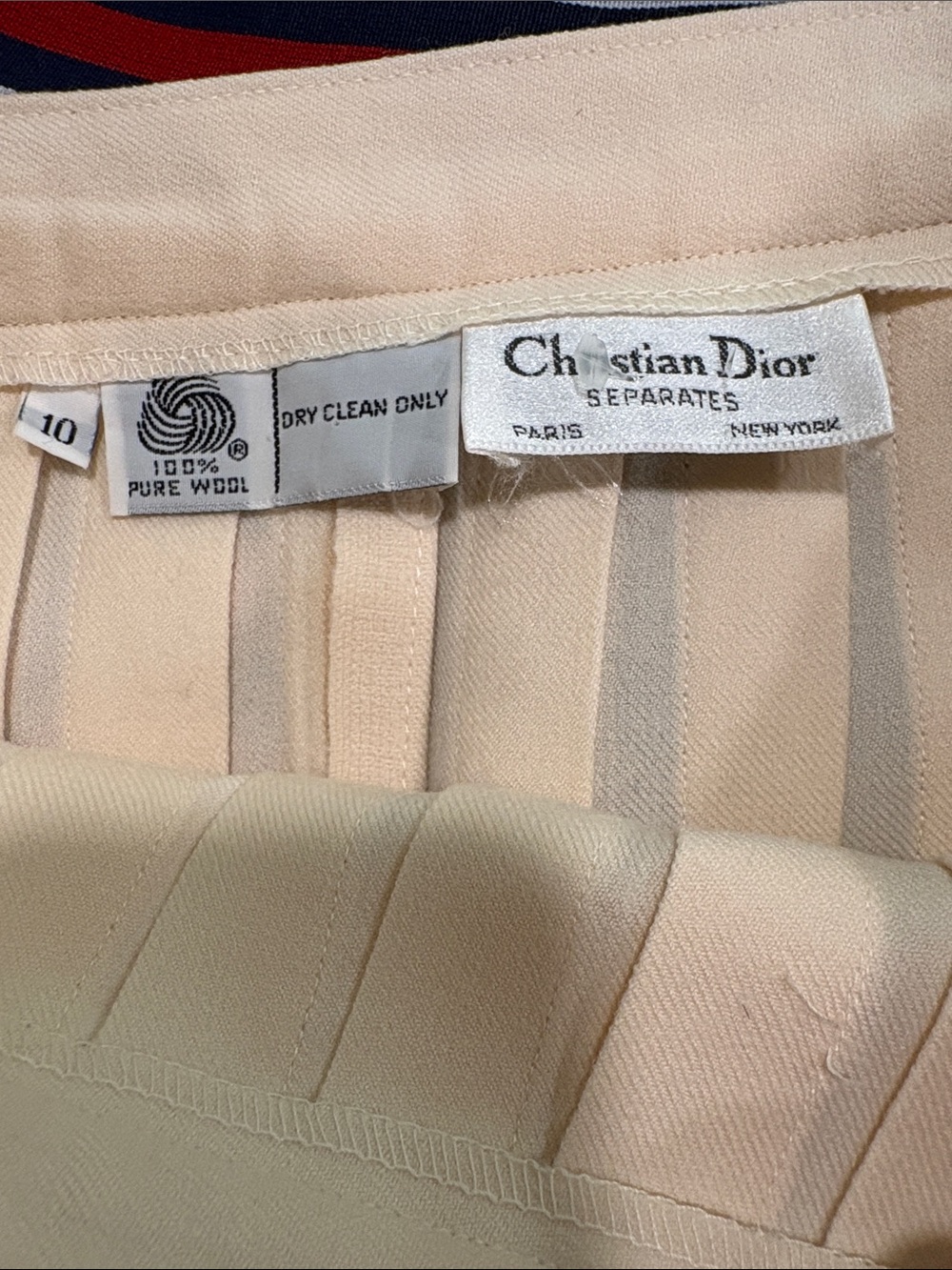 Christian Dior Vintage 100% Wool pleated Midi Skirt—STUNNING! Event, Basic—EUC. - Picture 5 of 8